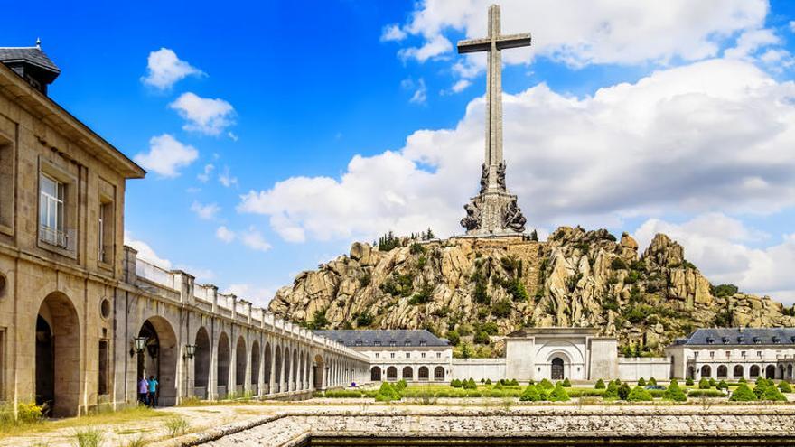 El Gobierno fija junio, coincidiendo con la visita del Papa, para avanzar en la profanación del Valle de los Caídos