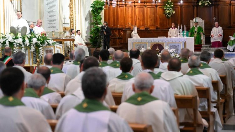 La concelebración masiva fue cuestionada desde el propio Vaticano II