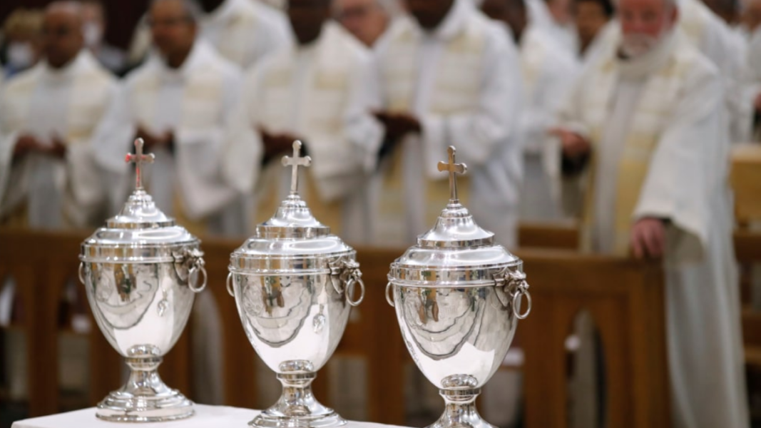 La Misa Crismal como pretexto para cazar curas rebeldes