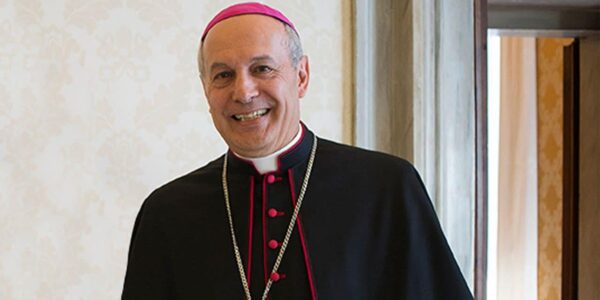 León XIV recibe a Mons. Caccia, nuncio en Estados Unidos, en un momento de tensión en Medio Oriente