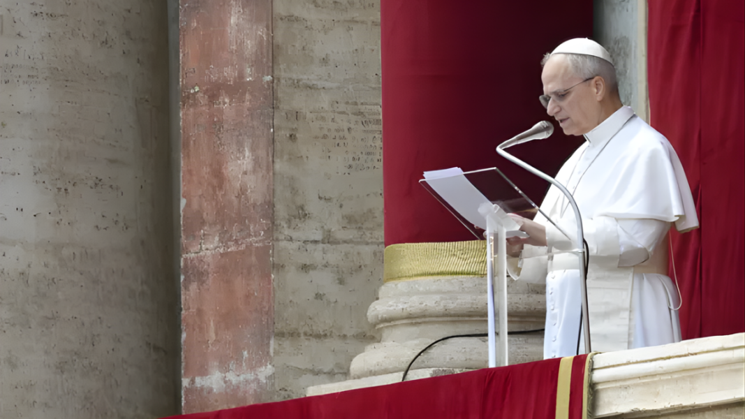 León XIV en el Regina Caeili: «La Eucaristía dominical es indispensable para la vida cristiana»
