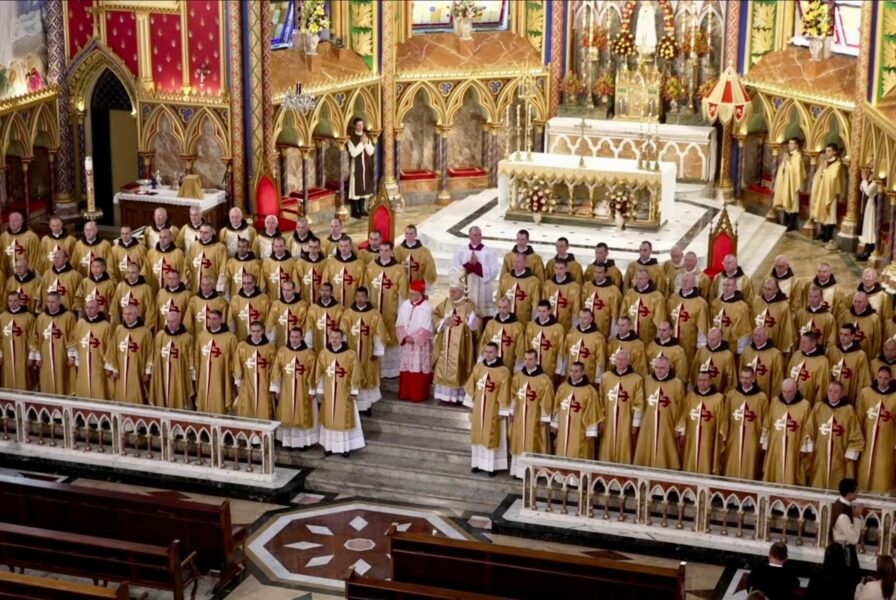 🔴EN DIRECT Première ordination sacerdotale des Hérauts de l'Évangile après des années de blocage