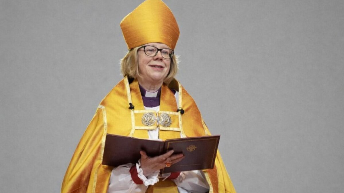 Quién es Sarah Mullally, la «obispa» recibida con honores en Roma