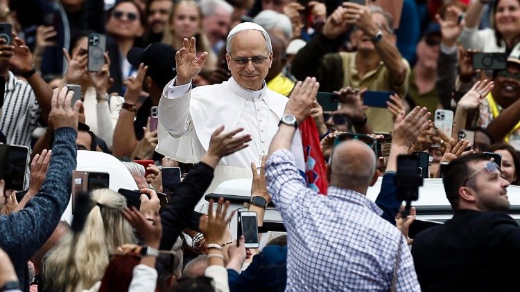 León XIV retoma las audiencias generales tras su viaje a África: «Fue un mensaje de paz»