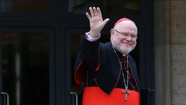 Marx recupera la compostura: elogia a León XIV y destaca su papel en la unidad tras un año de pontificado