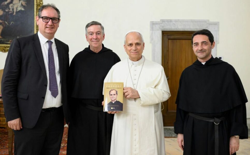 «Libres bajo la gracia»: el Vaticano publica los escritos del prior agustino Robert Prevost