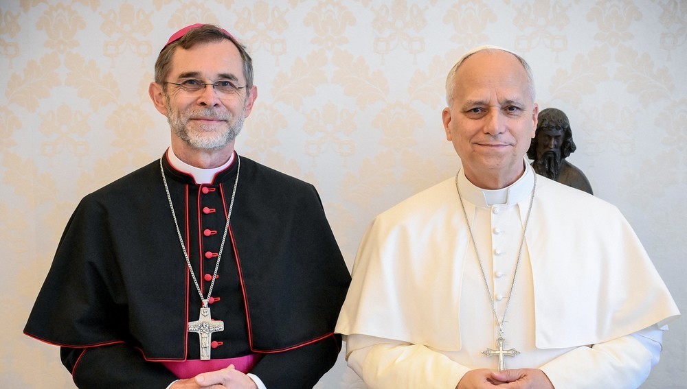 El arzobispo de Viena se reúne por primera vez con León XIV
