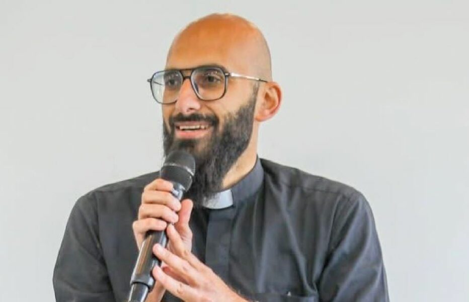 Israel fuerza la salida de un sacerdote católico palestino tras negarle el permiso de residencia