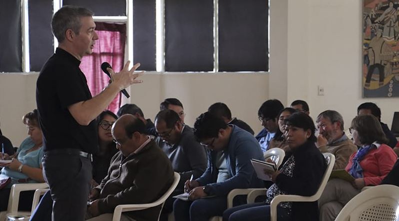 Bertomeu sobre Perú: «Es una foresta, una selva, y apáñate como puedas»