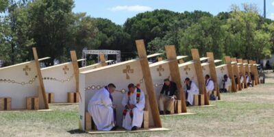 Madrid cambia los confesionarios por «espacios de escucha» durante la visita de León XIV