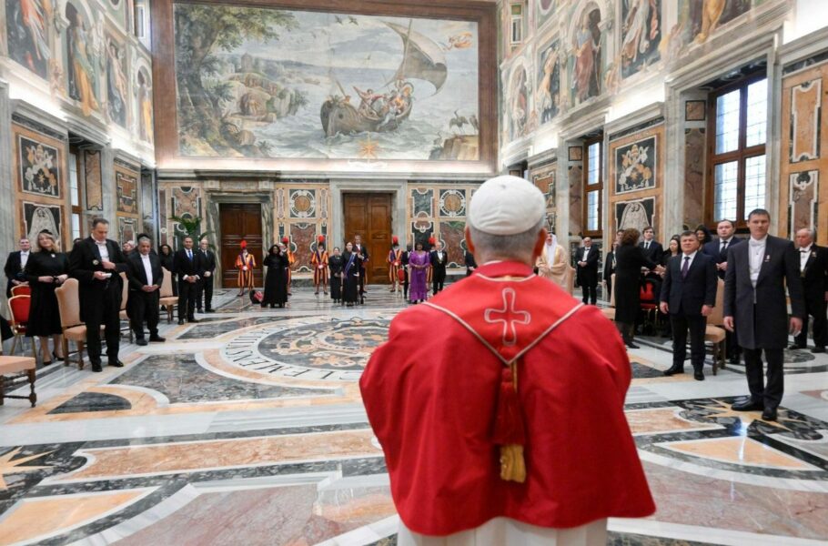 El Papa insiste en el diálogo como único camino frente a la escalada global