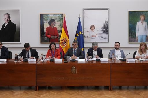 El Gobierno presume ante la visita del Papa de sus acuerdos con la Iglesia y de la resignificación del Valle