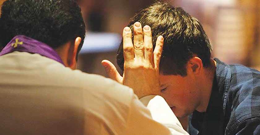 ¿Y si los curas españoles llenan los confesionarios en la visita del Papa?