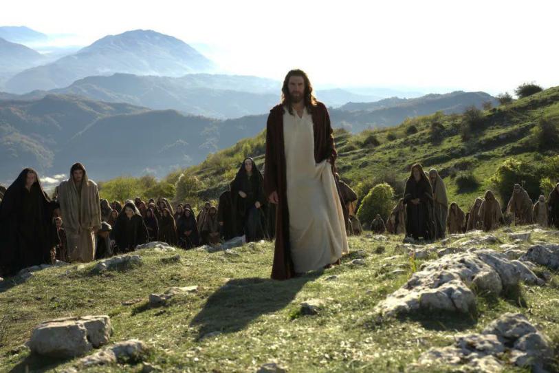 Mel Gibson presenta las primeras imágenes de «La Resurrección de Cristo» y retrasa el estreno de la segunda parte