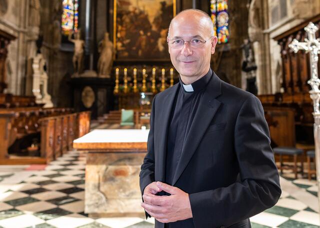 Viena releva a Toni Faber de la catedral de San Esteban, pero Grünwidl evita apartarlo de la vida pública