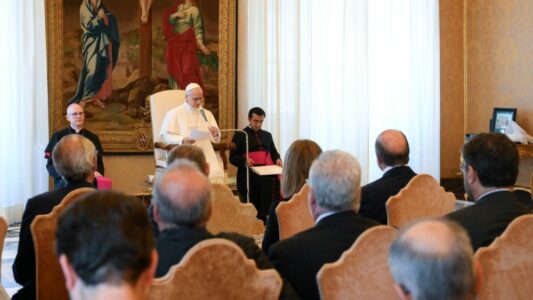 El Papa al Círculo Ecuestre de Barcelona: «El cristiano no es un simple filántropo»