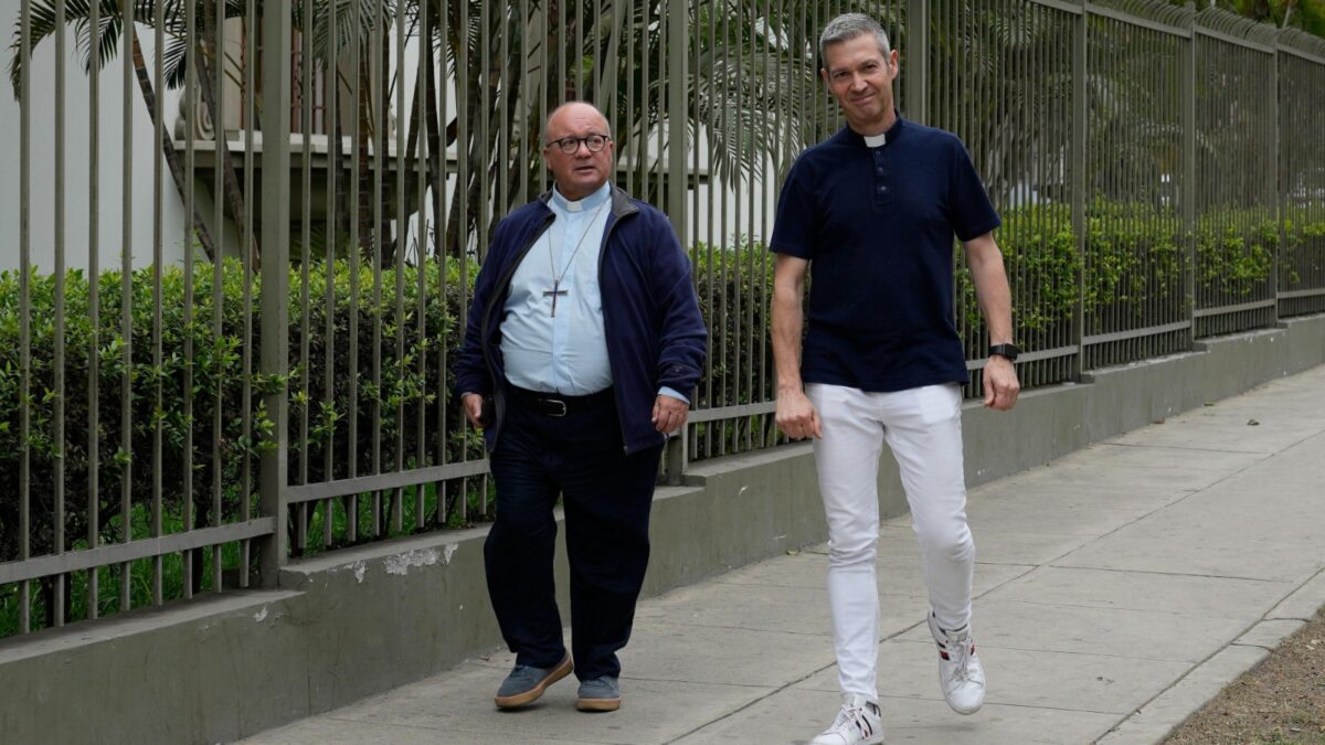 Bertomeu: un comisario pontificio que te excomulga si le cuestionas