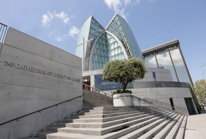 La Diócesis de Oakland cerrará 13 parroquias en plena crisis financiera marcada por las demandas de abusos