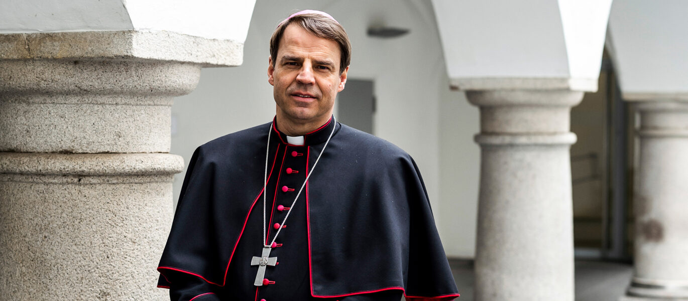 Mons. Oster denuncia la presión sufrida por oponerse a reformas del Camino Sinodal alemán 