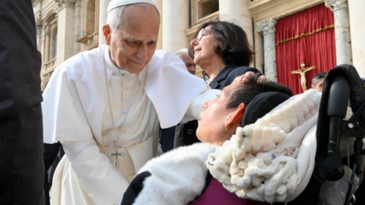 León XIV pide a Cáritas reforzar una atención sanitaria inspirada en el Evangelio