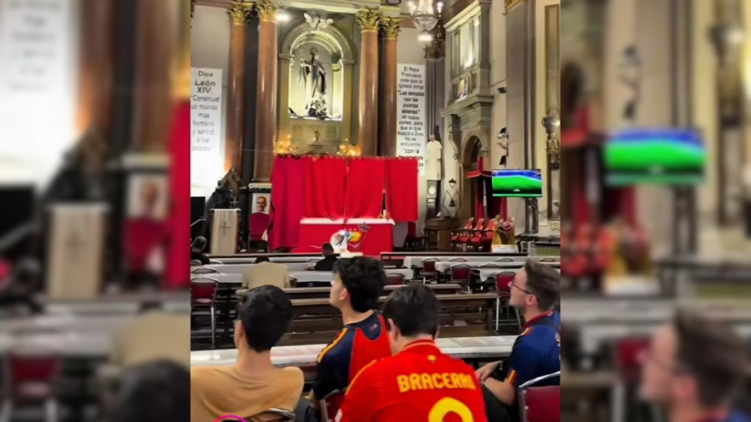 La iglesia de San Antón, en Madrid, se convierte en sala de televisión para seguir el Mundial