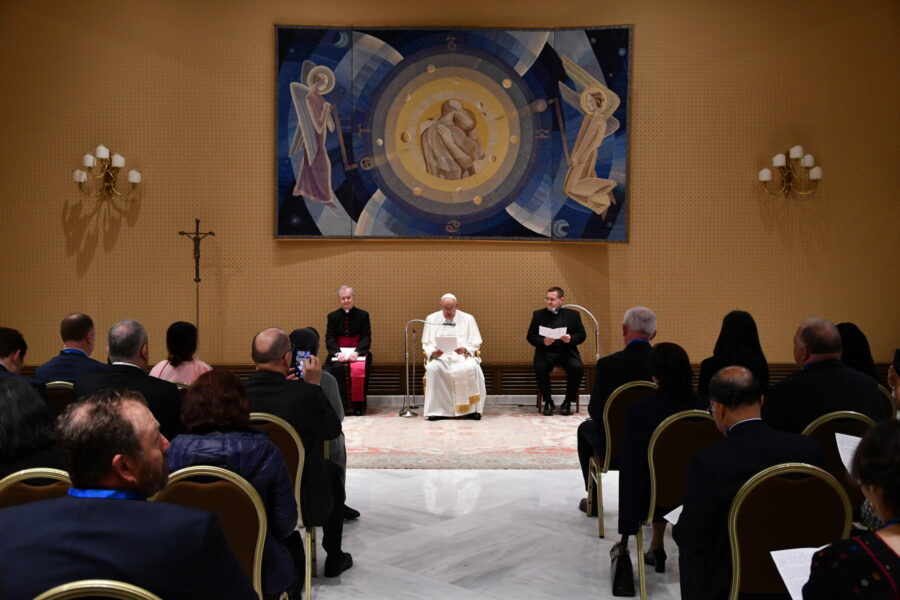 El Papa pide a las universidades católicas formar en la verdad y no solo para el empleo