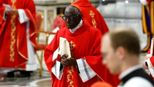 El cardenal Sarah alerta de un «retorno del paganismo» dentro de la Iglesia