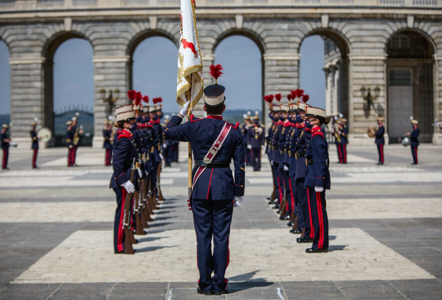 La visita de León XIV revive los históricos lazos entre la Guardia Real y la Guardia Suiza