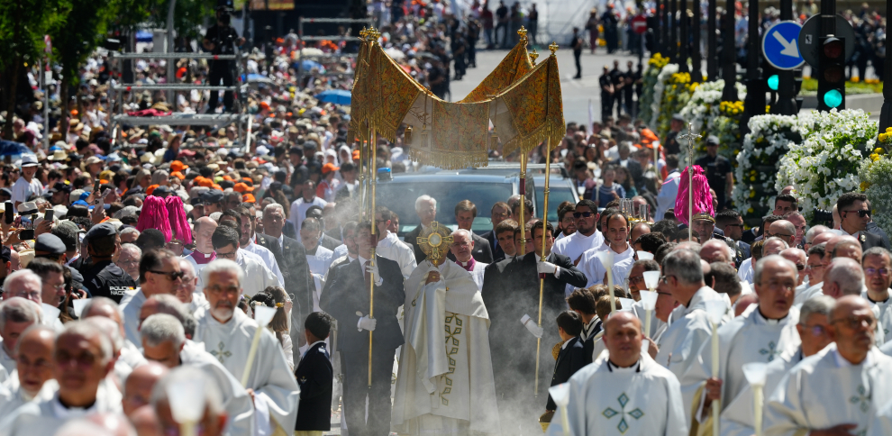 León XIV congrega a 1,2 millones de fieles en el Corpus Christi de Madrid