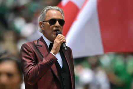 Bocelli conmueve la Marcha por la Vida de Roma: «Los médicos aconsejaron a mi madre abortarme, pero eligió la vida»