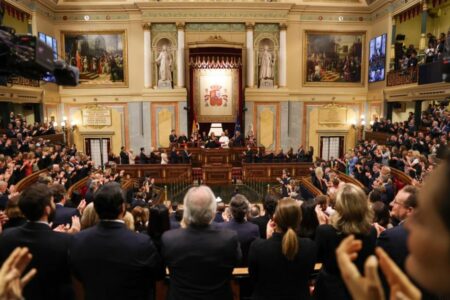 Una gran ovación y «a seguir con lo mismo»: la advertencia que deja la visita de León XIV en España para Francia