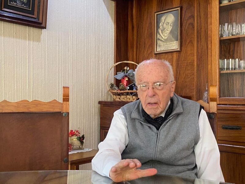 Los nueve obispos centenarios de la Iglesia católica