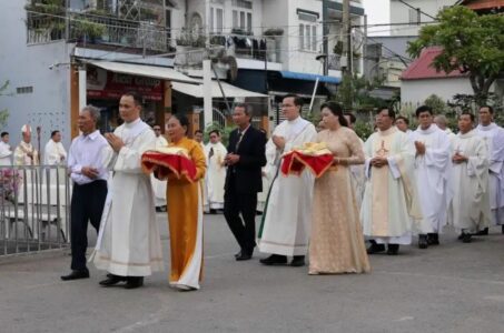 Un informe denuncia la infiltración del régimen comunista en la Iglesia católica vietnamita