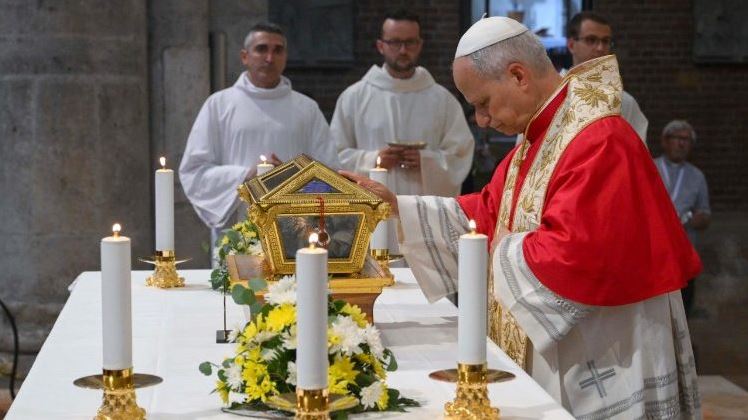 Desde la tumba de san Agustín, León XIV pide volver a Cristo para afrontar la secularización