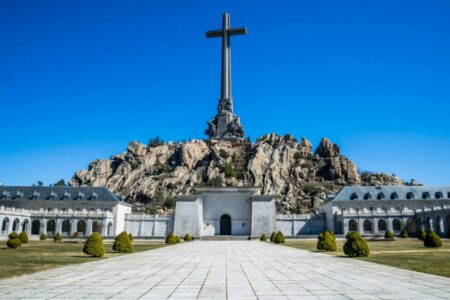 Valle de los Caídos. El problema no es el Gobierno: El problema es lo que el cardenal Cobo aceptó en favor del Gobierno