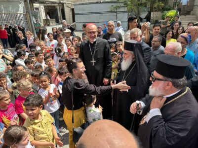 El cardenal Pizzaballa y el patriarca ortodoxo de Jerusalén llegan a Gaza para acompañar a los cristianos en medio de la crisis humanitaria