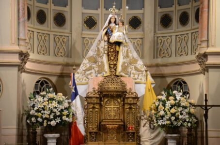 Chile celebra el centenario de la coronación de la Virgen del Carmen como Reina de la nación