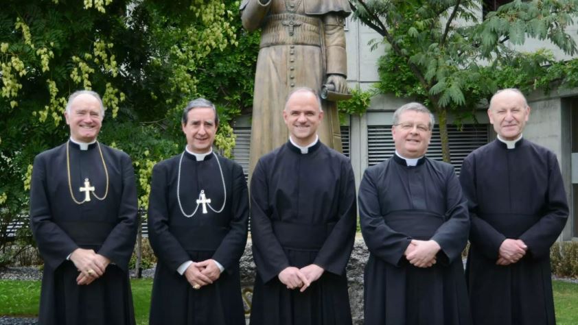 A días de las consagraciones de Écône, la FSSPX presenta un manifiesto doctrinal dirigido al Papa y a los cardenales