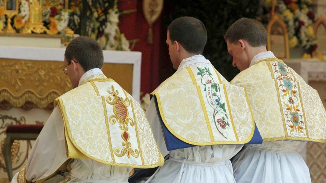 Más de 20 profesores de Teología piden a la FSSPX evitar una «nueva herida» en la Iglesia