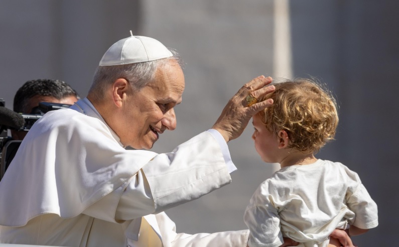 El Papa pide que todas las comunidades eclesiales sean «lugares seguros para todos»: especialmente los menores y las personas vulnerables