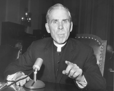 El llamado a la beatificación de Sheen recuerda a los católicos la Eucaristía
