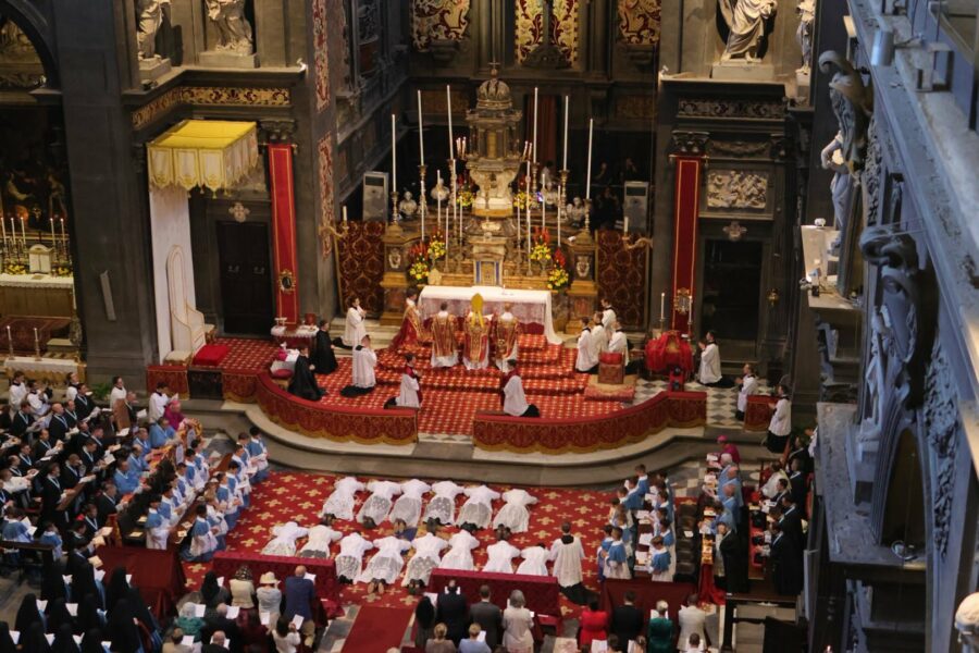 El Instituto de Cristo Rey ordena cuatro nuevos sacerdotes y supera el centenar de seminaristas