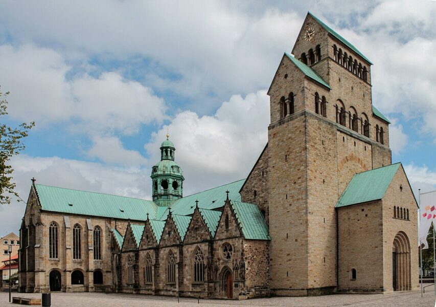 La diócesis alemana de Hildesheim consulta a sacerdotes y laicos antes de elegir a su nuevo obispo