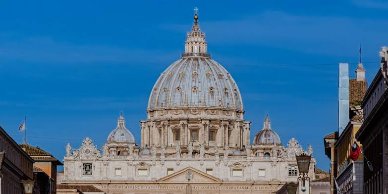 El polémico bistró de la cúpula de San Pedro abrirá en septiembre salvo una intervención de León XIV