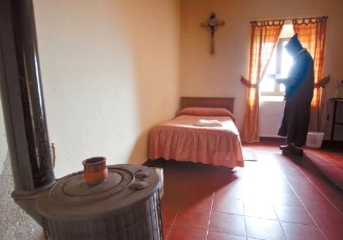 Del mundo corruptor al desierto, para buscar a Dios… y ser tentado