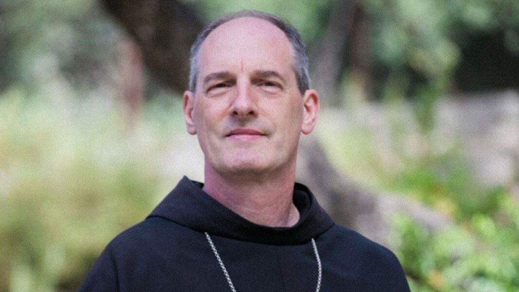 Bustillo alerta de un «divorcio entre la clase política y el pueblo» y reclama una voz pública para la Iglesia