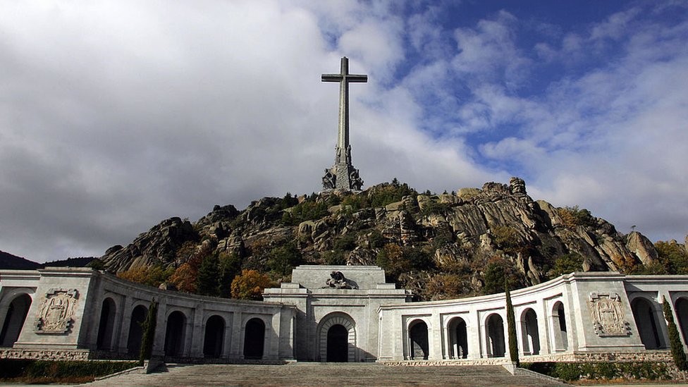 Valle de los Caídos: La manipulación de un auto judicial al servicio de un relato
