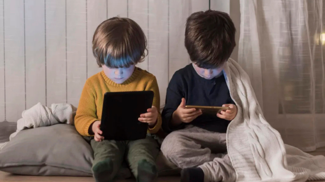 La verdadera pandemia que combaten nuestros hijos son las pantallas