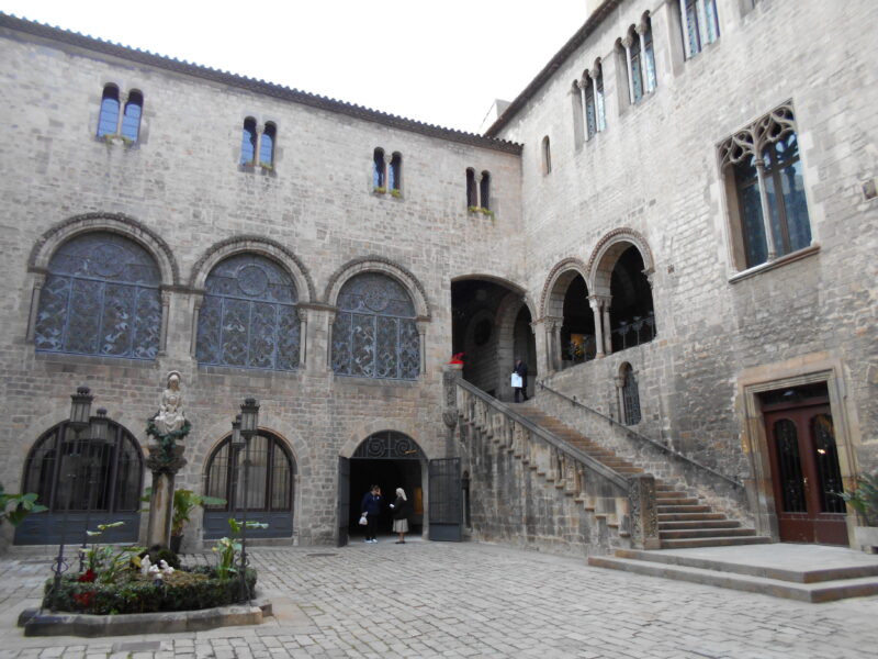 El Arzobispado de Barcelona interviene tres fundaciones diocesanas tras detectar presuntas ventas fraudulentas