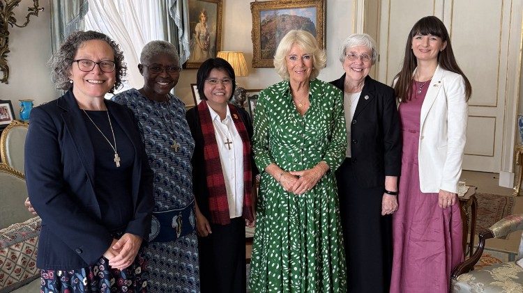 La UISG vuelve a reunirse con una representante del ámbito anglicano, esta vez con la reina Camila
